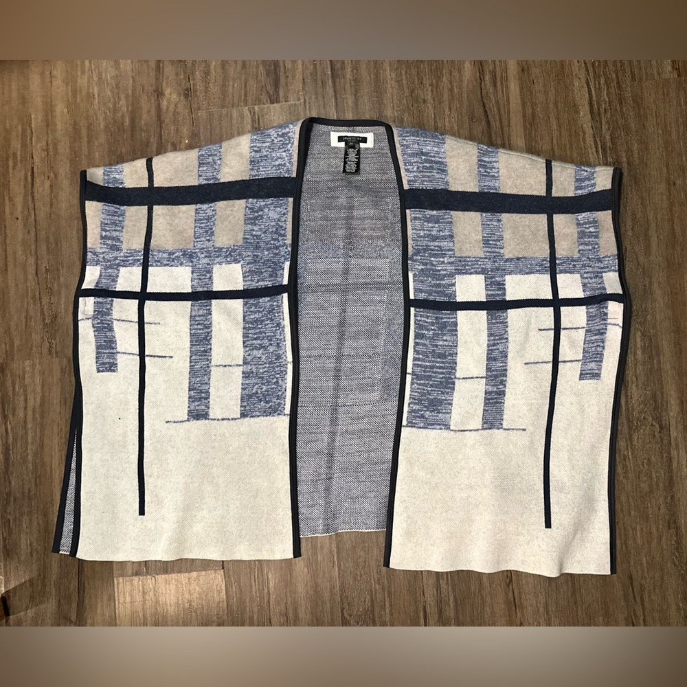 Lafayette 148 New York Open Front Wool Blend Poncho. Size S - Picture 6 of 11